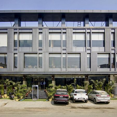 Hotel The Prithvi Near Delhi Airport Yeni Delhi Dış mekan fotoğraf