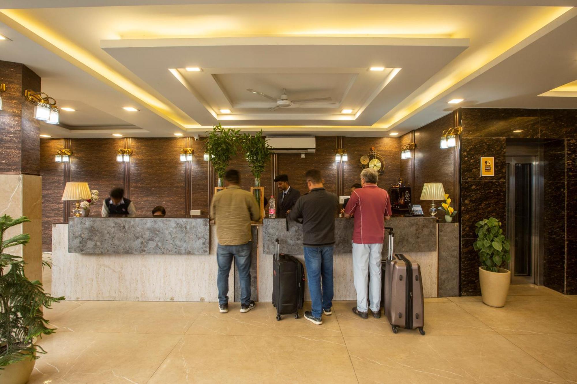 Hotel The Prithvi Near Delhi Airport Yeni Delhi Dış mekan fotoğraf