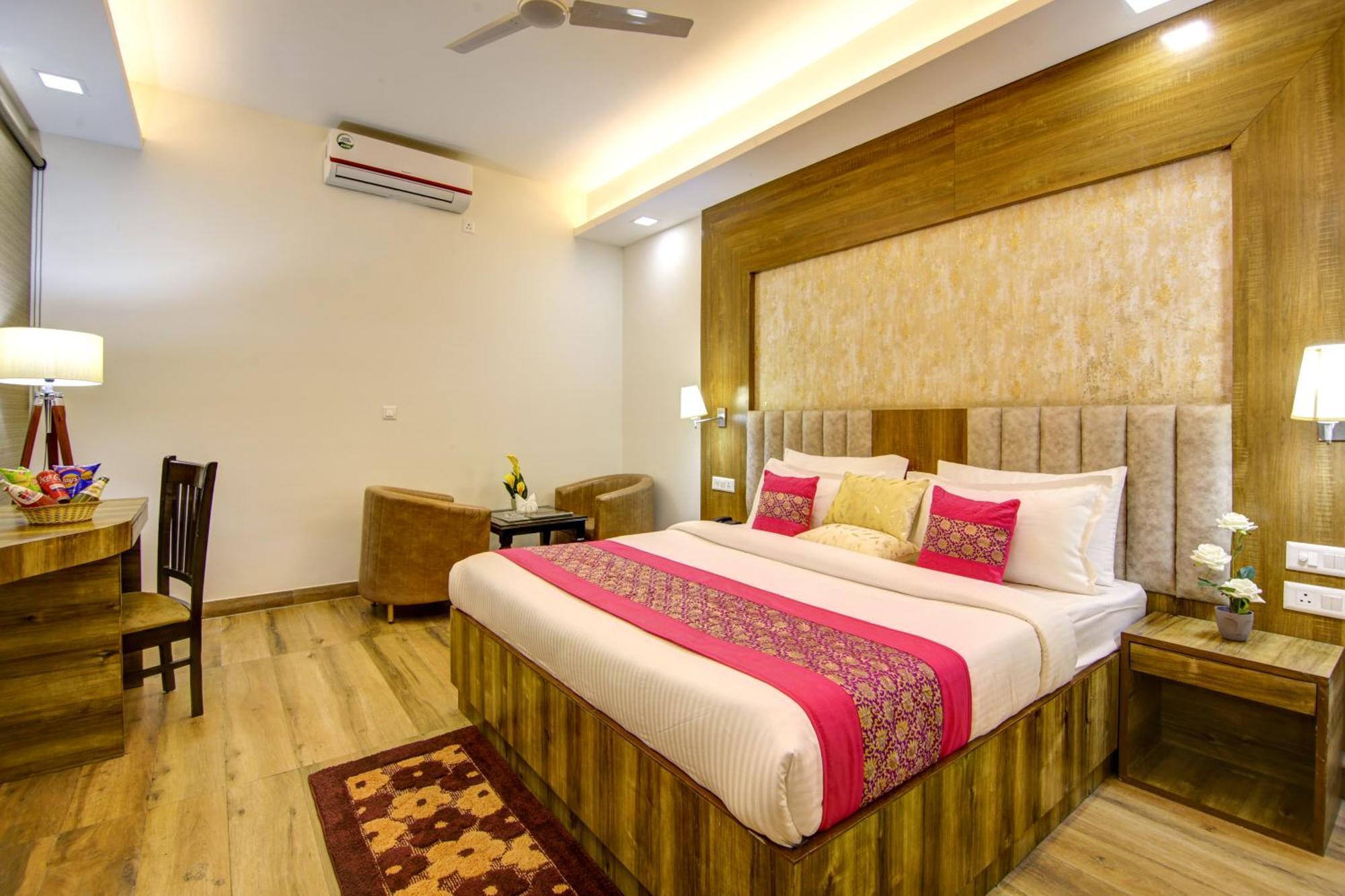 Hotel The Prithvi Near Delhi Airport Yeni Delhi Dış mekan fotoğraf