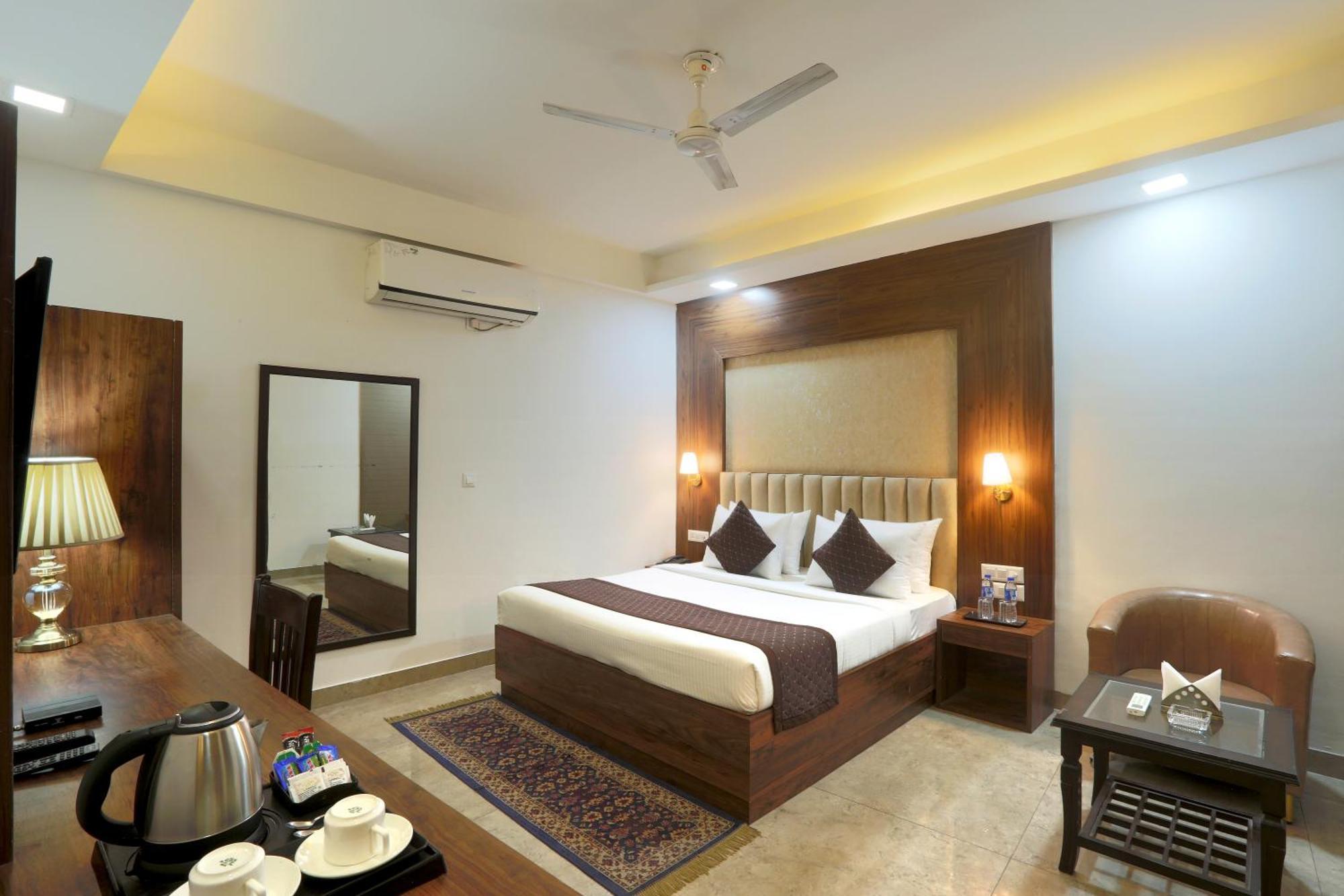 Hotel The Prithvi Near Delhi Airport Yeni Delhi Dış mekan fotoğraf