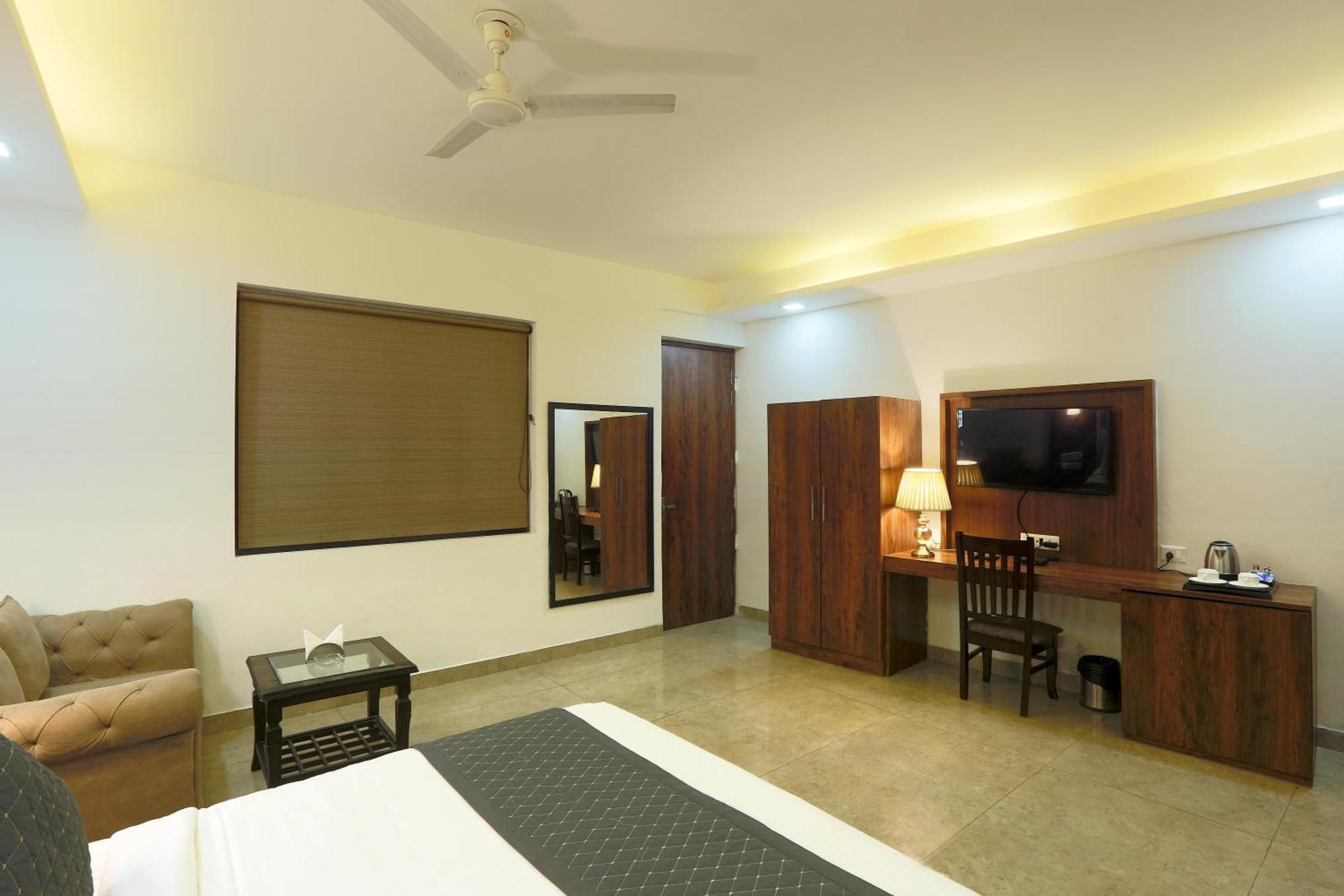 Hotel The Prithvi Near Delhi Airport Yeni Delhi Dış mekan fotoğraf